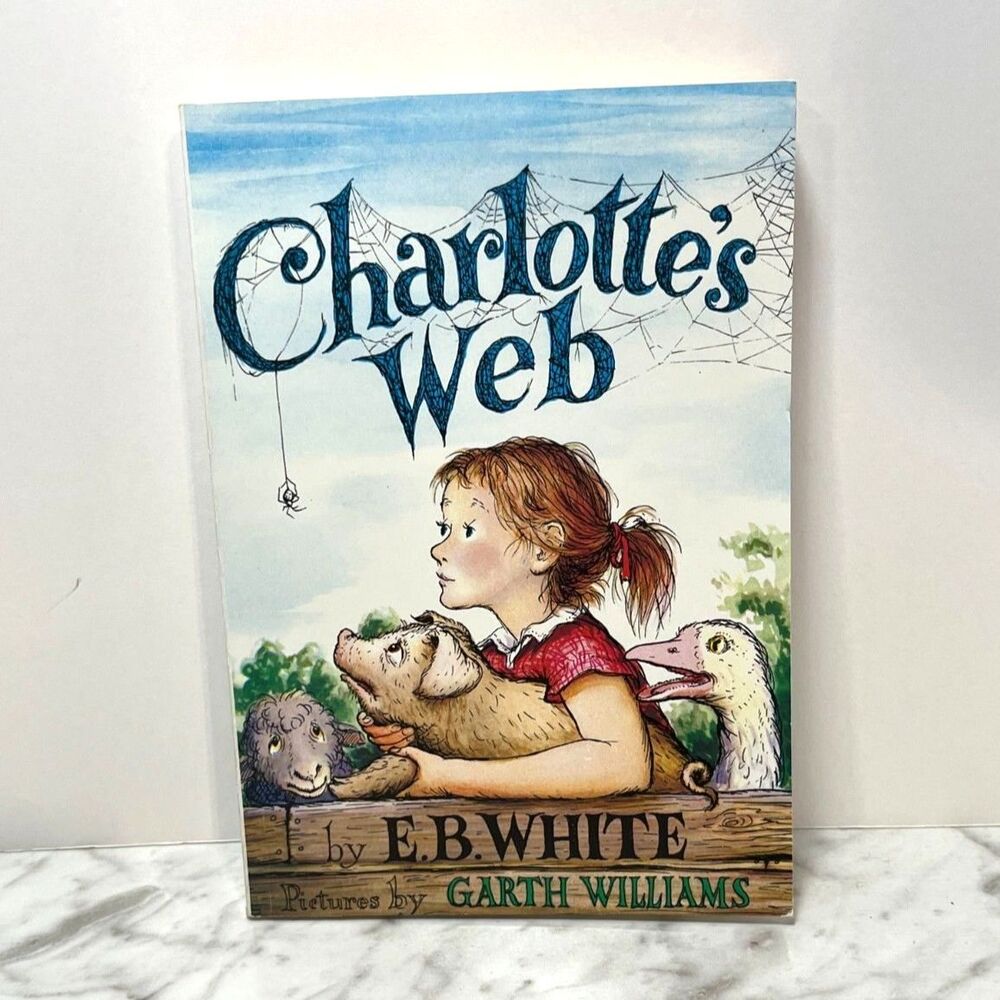 Charlotte's Web Paperback Book E.B. White Classic Childrens Story